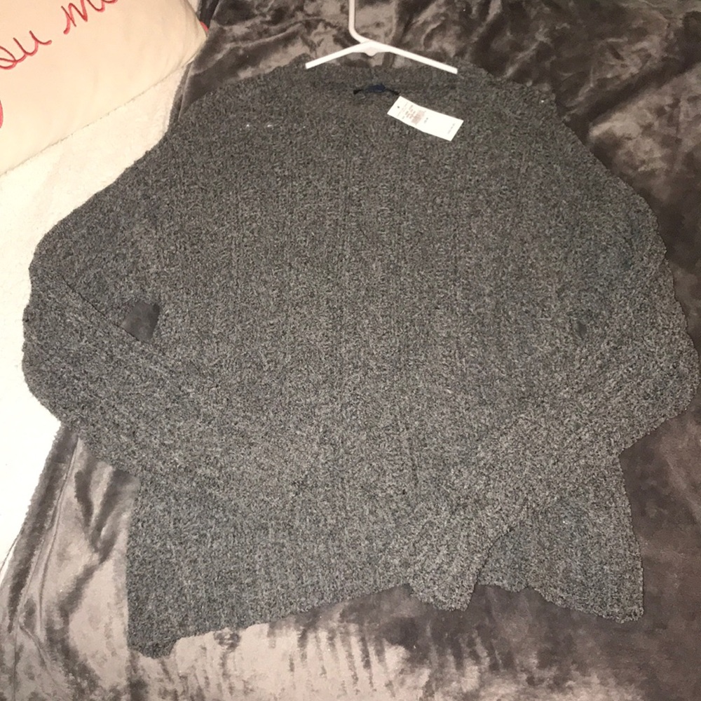 NWT: American Eagle Outfitters Sweater!!